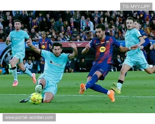 巴萨对阵奥萨苏纳,费兰倒钩造险引全场惊呼